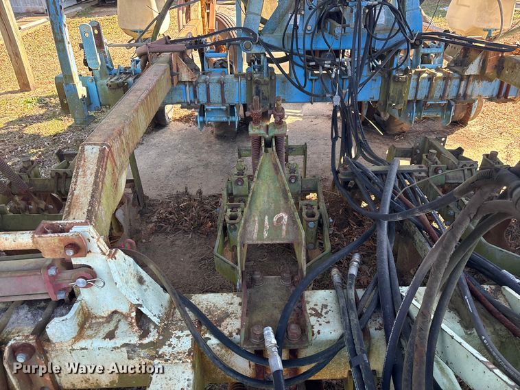 image for item EF0981 Monosem strip-till planter 