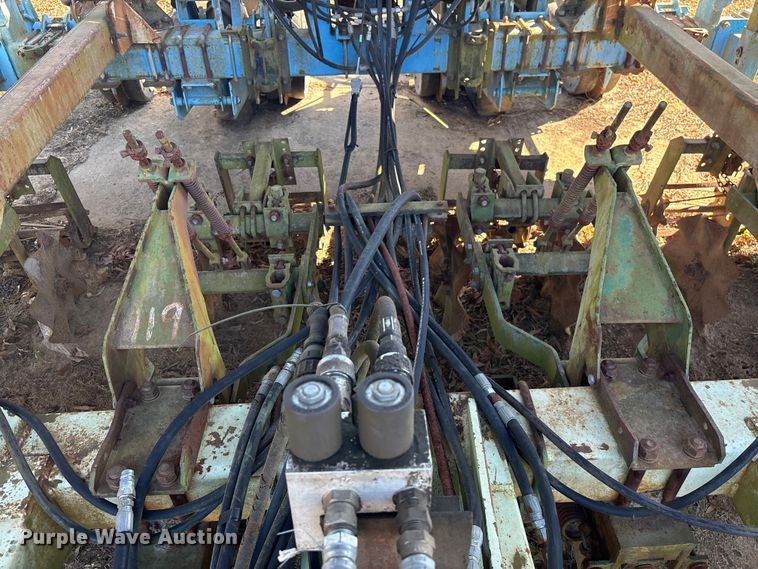 image for item EF0981 Monosem strip-till planter 