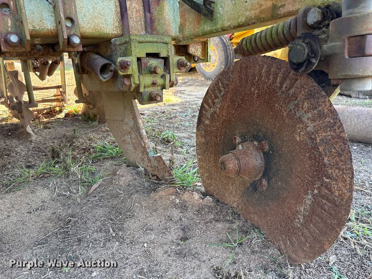 image for item EF0981 Monosem strip-till planter 