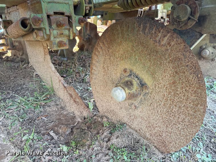 image for item EF0981 Monosem strip-till planter 