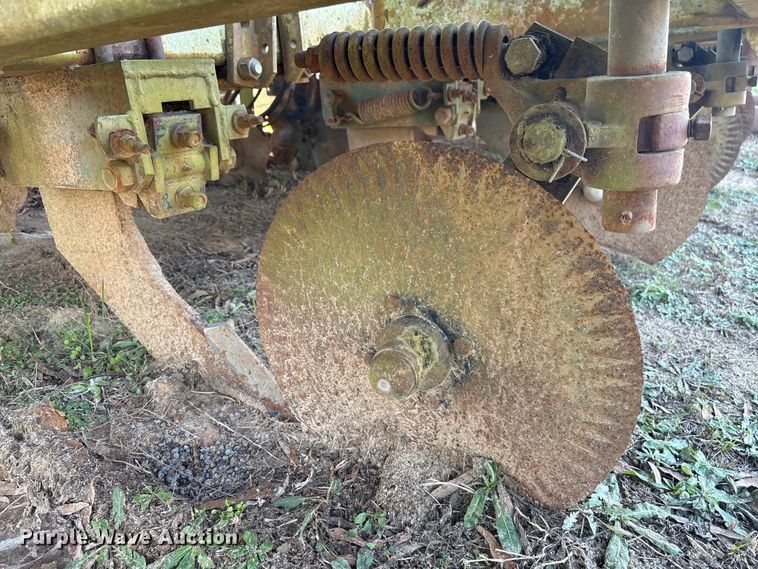 image for item EF0981 Monosem strip-till planter 