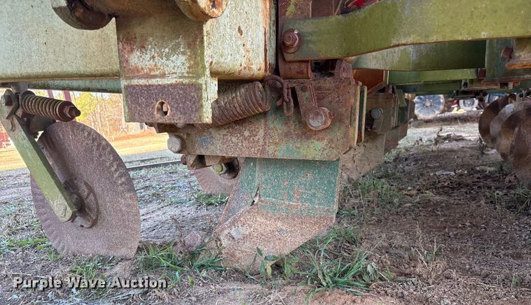 image for item EF0981 Monosem strip-till planter 