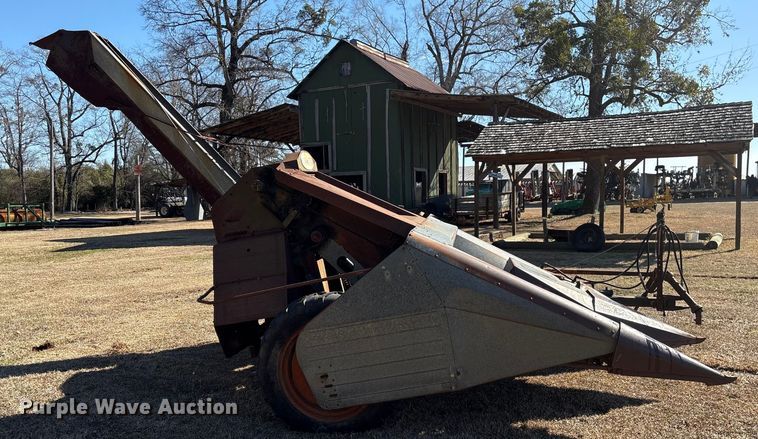 image for item EF0982 AVCO New Idea corn picker