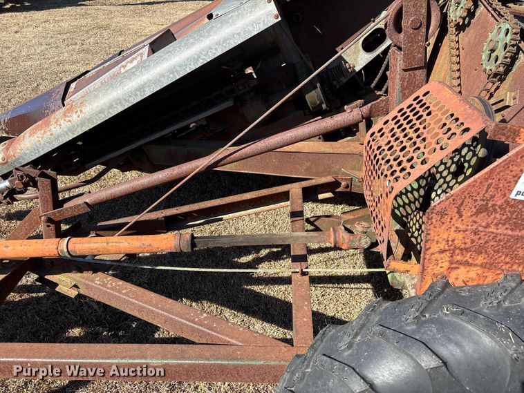 image for item EF0982 AVCO New Idea corn picker