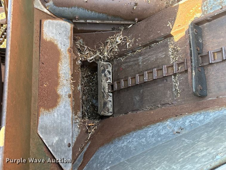 image for item EF0982 AVCO New Idea corn picker