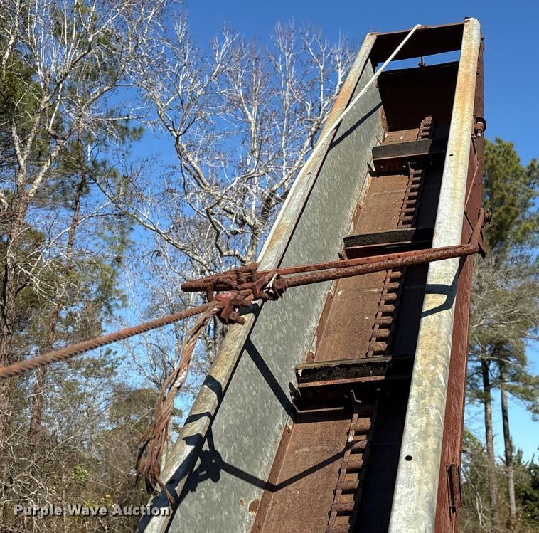 image for item EF0982 AVCO New Idea corn picker