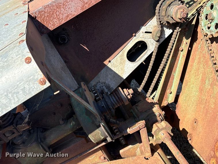 image for item EF0982 AVCO New Idea corn picker