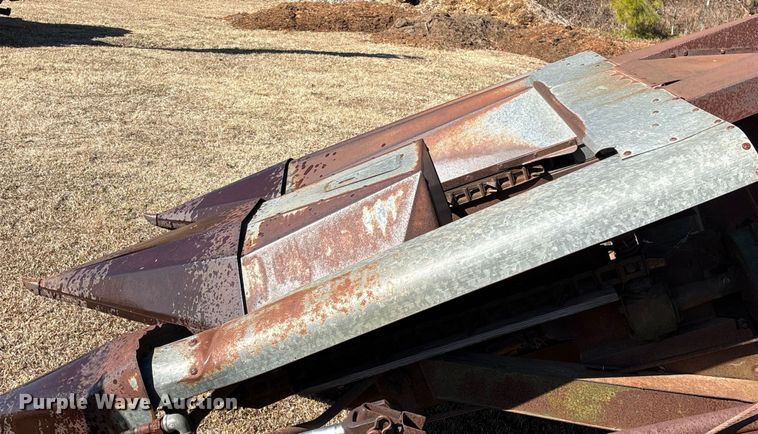 image for item EF0982 AVCO New Idea corn picker