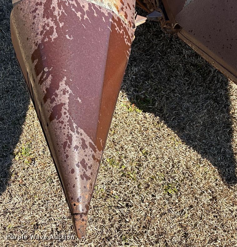 image for item EF0982 AVCO New Idea corn picker