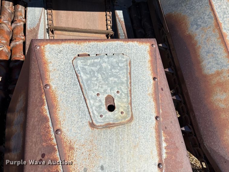 image for item EF0982 AVCO New Idea corn picker