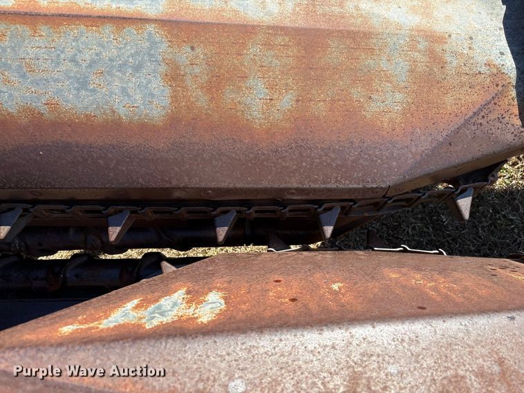 image for item EF0982 AVCO New Idea corn picker