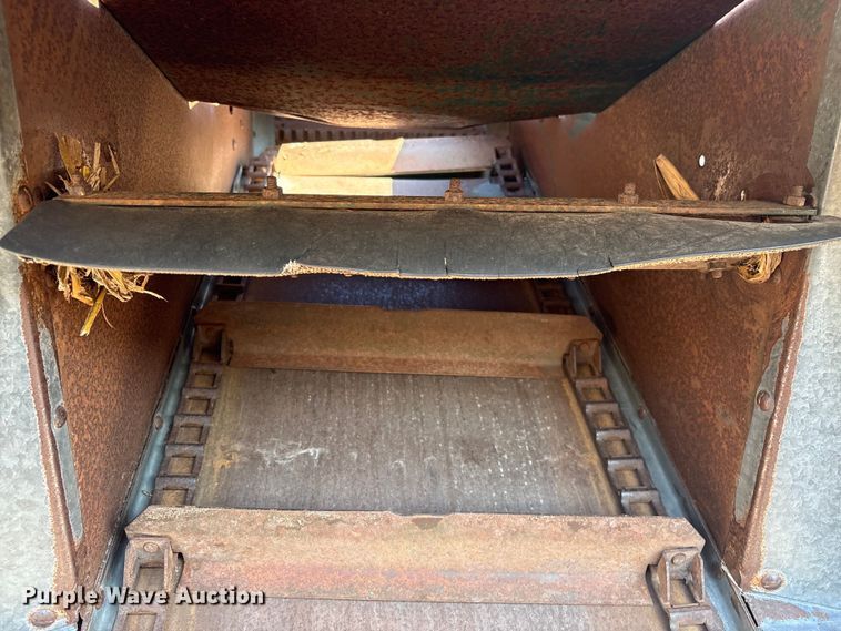 image for item EF0982 AVCO New Idea corn picker