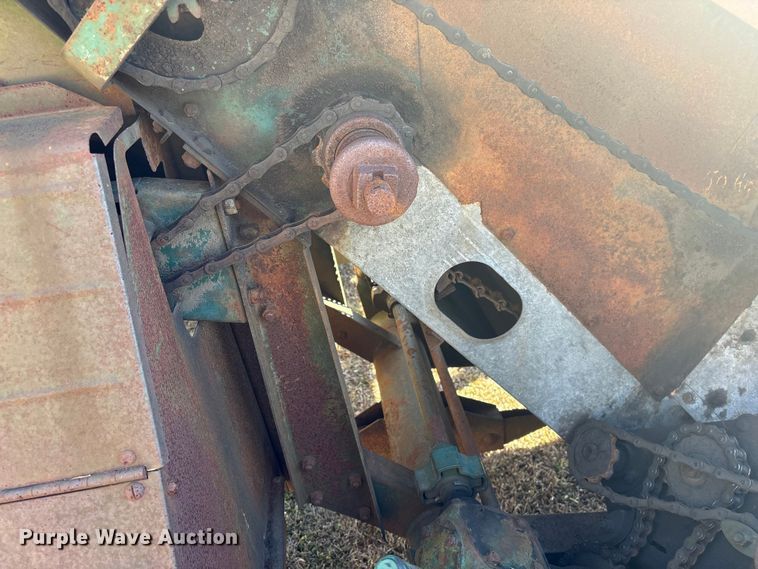 image for item EF0982 AVCO New Idea corn picker