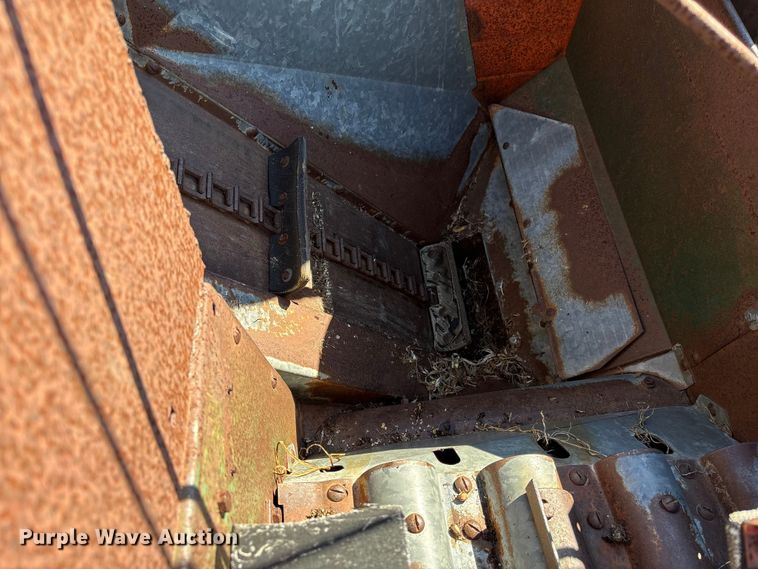 image for item EF0982 AVCO New Idea corn picker