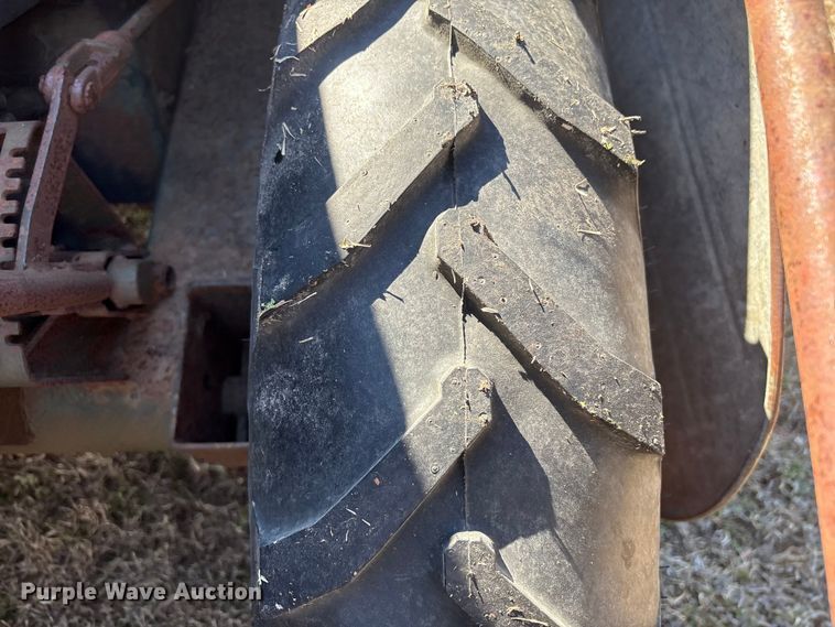 image for item EF0982 AVCO New Idea corn picker