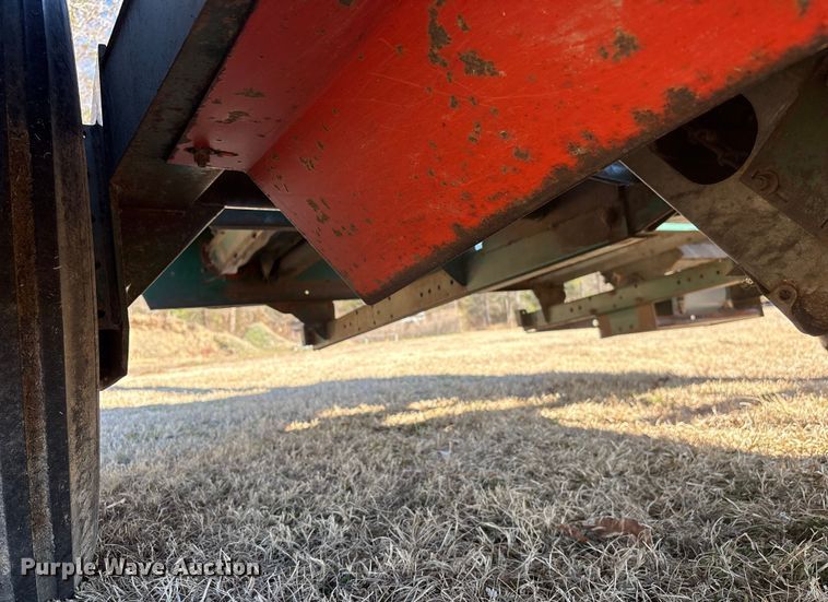 image for item EF0983 AVCO New Idea P505 corn picker