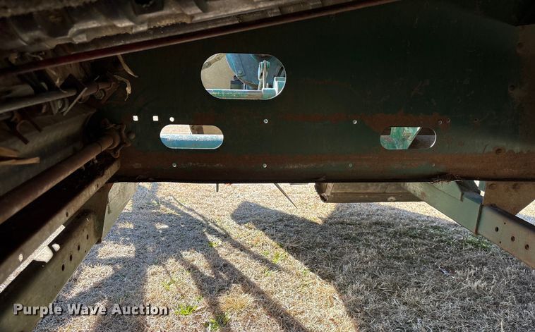 image for item EF0983 AVCO New Idea P505 corn picker