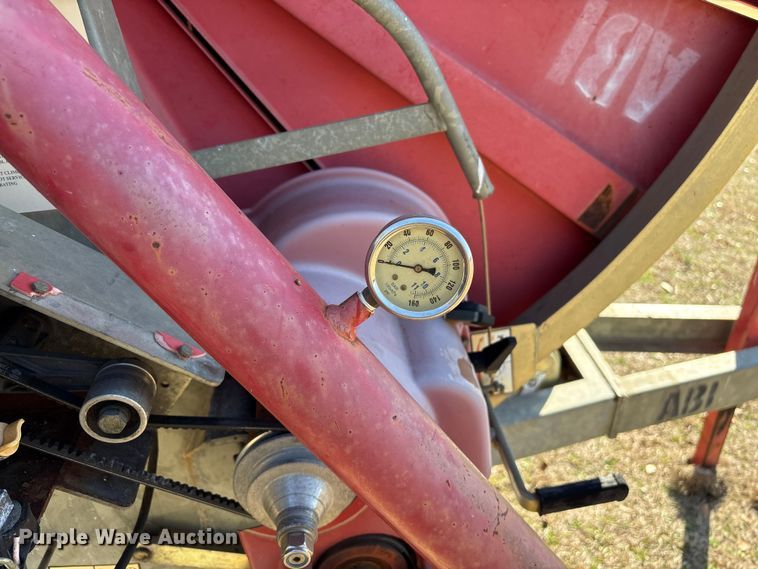 image for item EF0985 2005 RM 570 GX irrigation reel