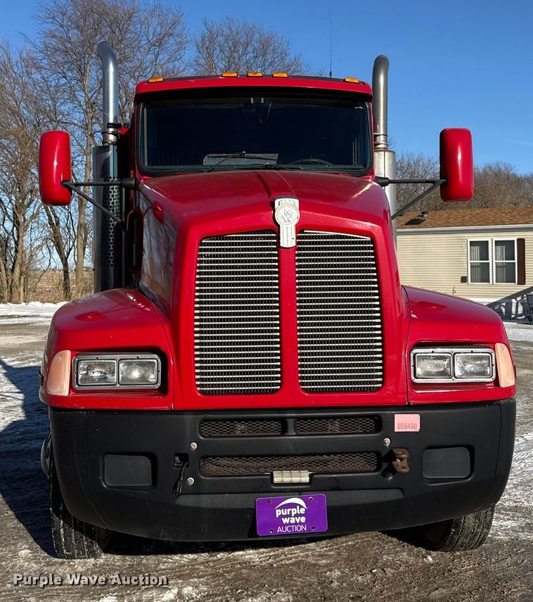 image for item EF2321 1998 Kenworth T600 semi truck
