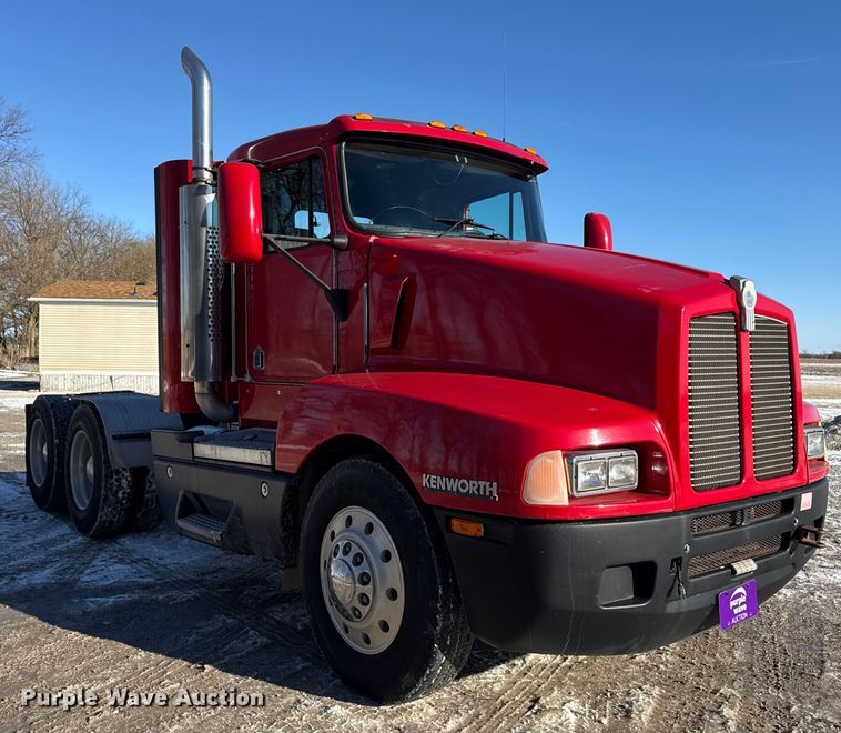 image for item EF2321 1998 Kenworth T600 semi truck