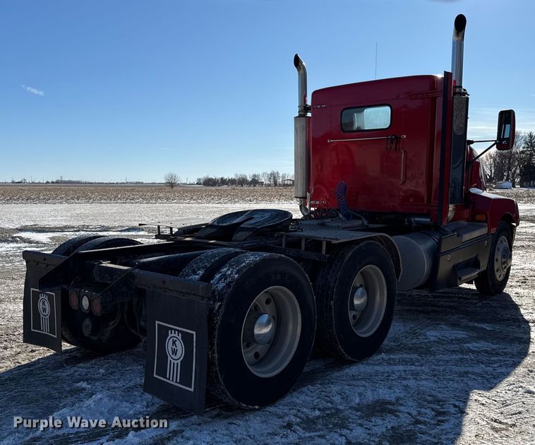 image for item EF2321 1998 Kenworth T600 semi truck