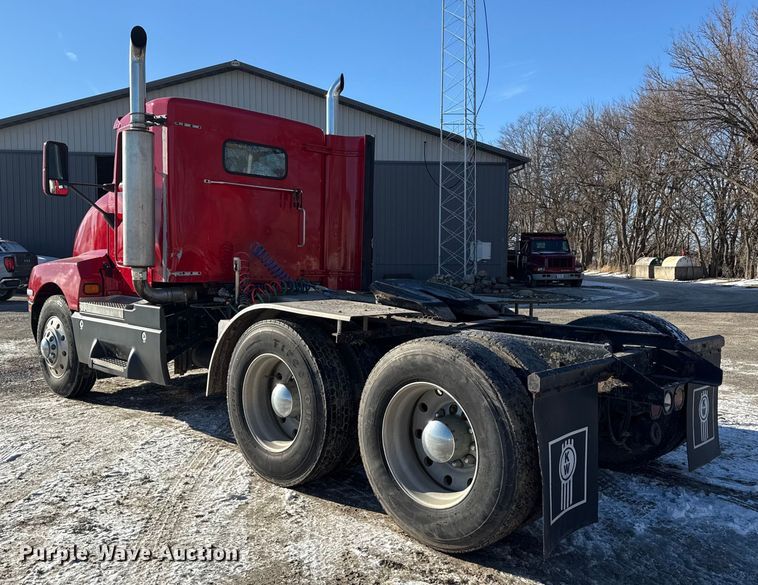 image for item EF2321 1998 Kenworth T600 semi truck