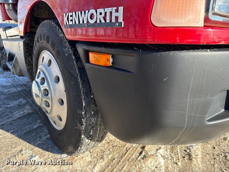 image for item EF2321 1998 Kenworth T600 semi truck