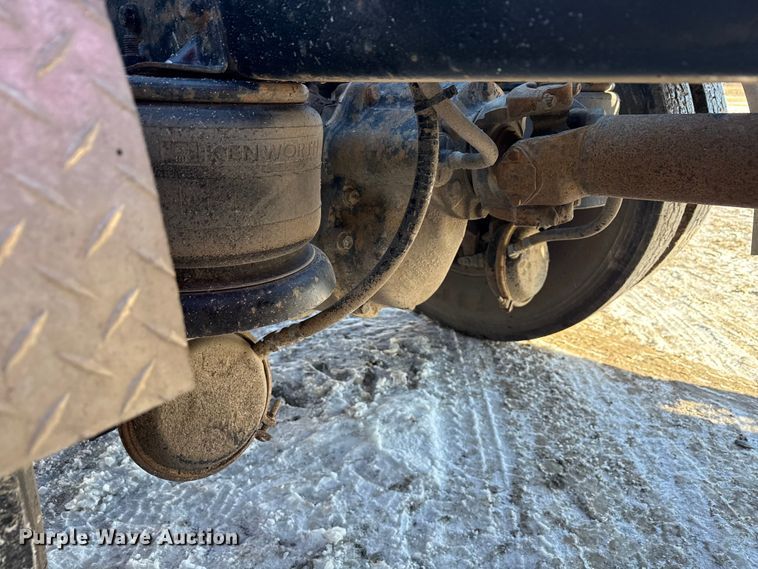 image for item EF2321 1998 Kenworth T600 semi truck