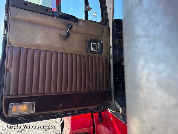 image for item EF2321 1998 Kenworth T600 semi truck