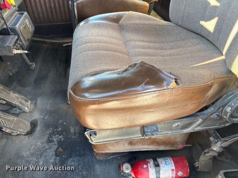 image for item EF2321 1998 Kenworth T600 semi truck