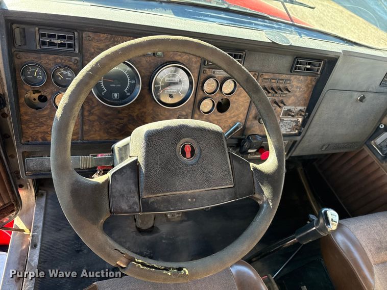 image for item EF2321 1998 Kenworth T600 semi truck