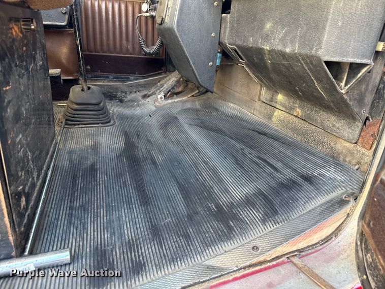 image for item EF2321 1998 Kenworth T600 semi truck