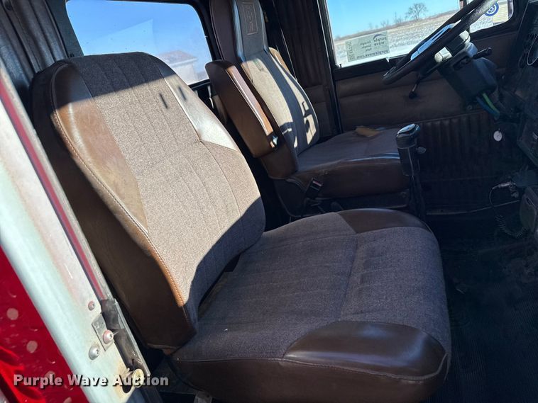 image for item EF2321 1998 Kenworth T600 semi truck