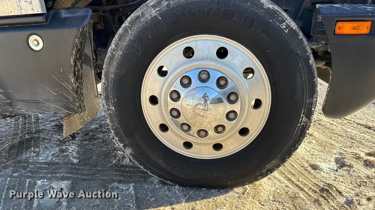 image for item EF2321 1998 Kenworth T600 semi truck