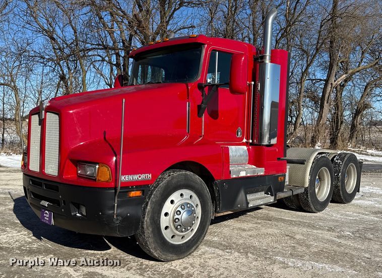 image for item EF2324 1994 Kenworth T660 semi truck
