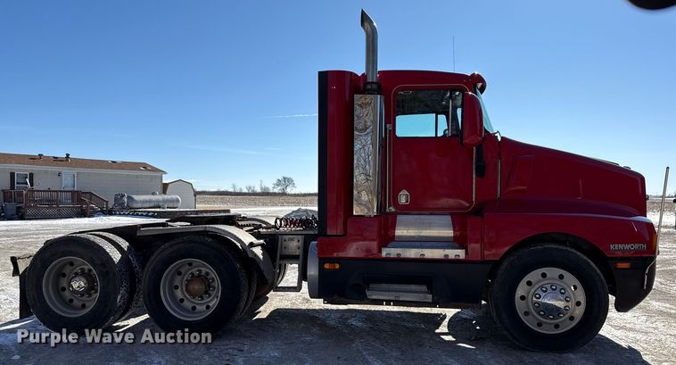 image for item EF2324 1994 Kenworth T660 semi truck