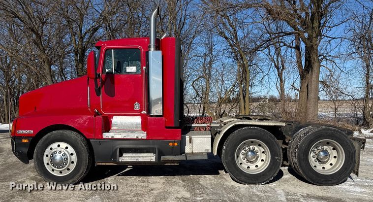 image for item EF2324 1994 Kenworth T660 semi truck