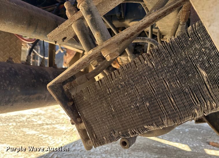 image for item EF2324 1994 Kenworth T660 semi truck