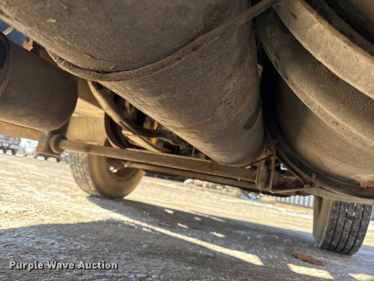 image for item EF2324 1994 Kenworth T660 semi truck