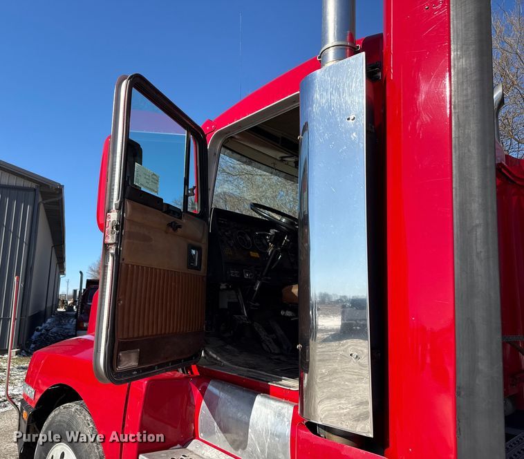 image for item EF2324 1994 Kenworth T660 semi truck