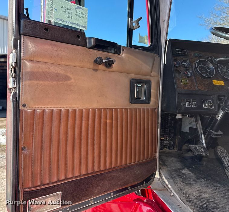 image for item EF2324 1994 Kenworth T660 semi truck