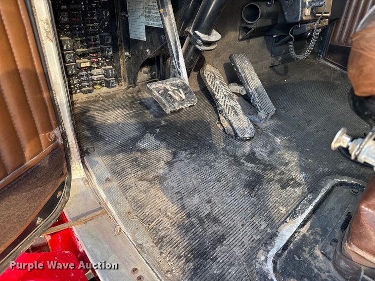 image for item EF2324 1994 Kenworth T660 semi truck