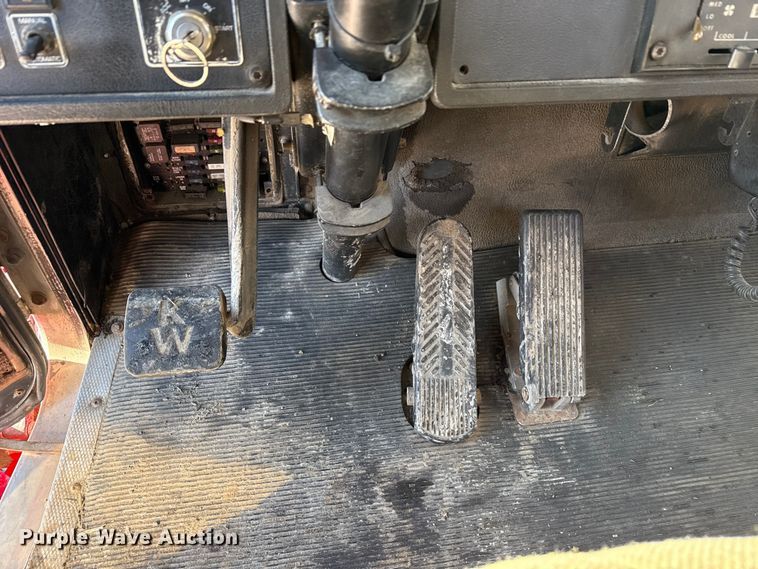 image for item EF2324 1994 Kenworth T660 semi truck