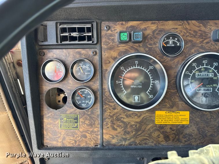 image for item EF2324 1994 Kenworth T660 semi truck