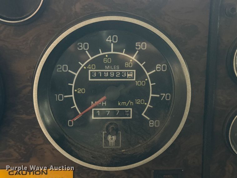 image for item EF2324 1994 Kenworth T660 semi truck