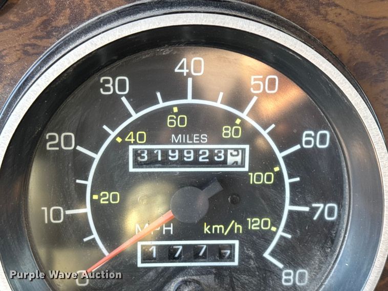 image for item EF2324 1994 Kenworth T660 semi truck