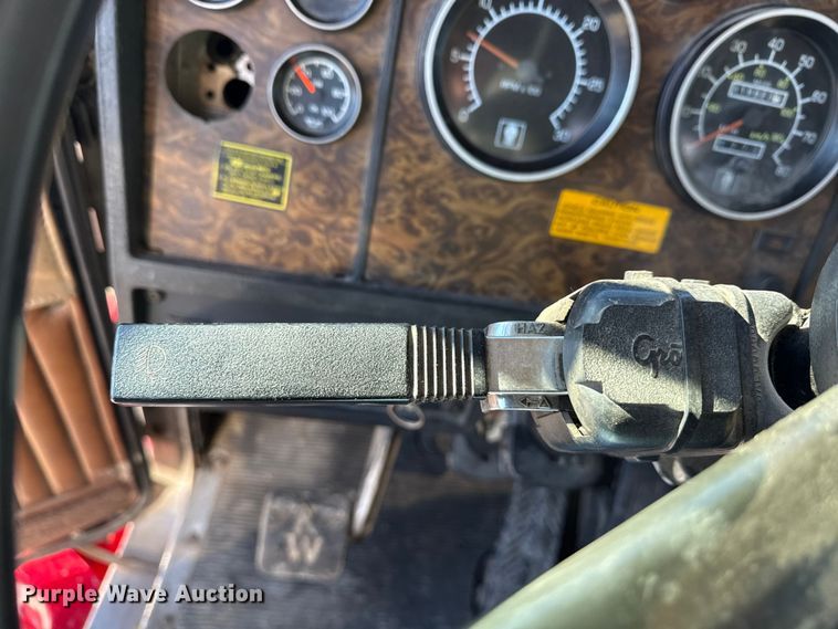 image for item EF2324 1994 Kenworth T660 semi truck