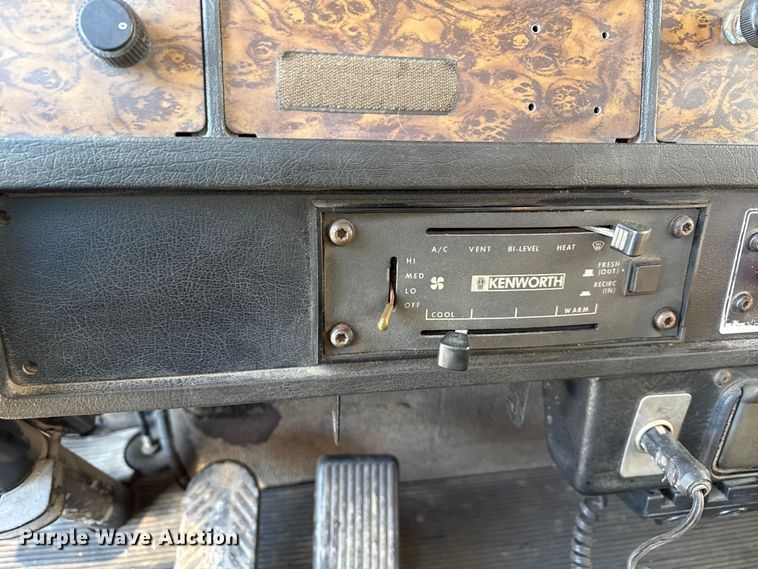 image for item EF2324 1994 Kenworth T660 semi truck