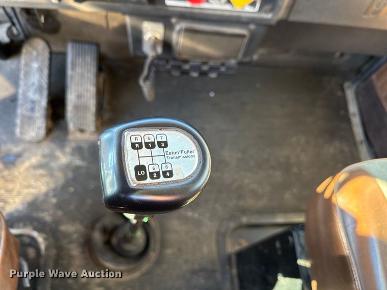 image for item EF2324 1994 Kenworth T660 semi truck