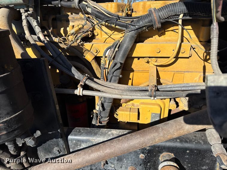 image for item EF2324 1994 Kenworth T660 semi truck